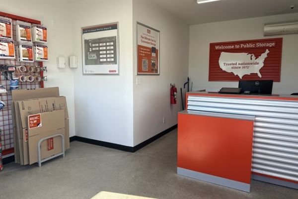 Public Storage - Fort Wayne - 1801 W Coliseum Blvd - 1801 W Coliseum Blvd