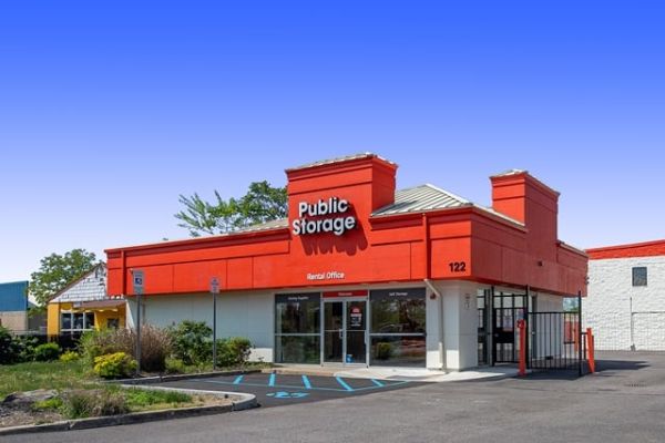 Public Storage - Bay Shore - 122 Saxon Ave - 122 Saxon Ave