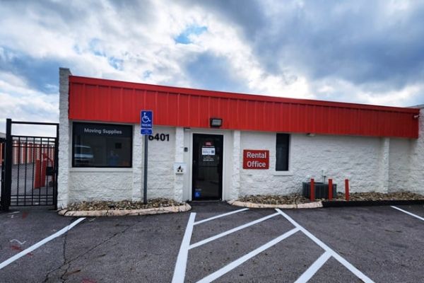 Public Storage - Columbus - 6401 Busch Blvd - 6401 Busch Blvd