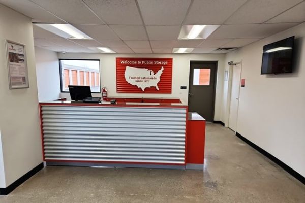 Public Storage - Columbus - 6401 Busch Blvd - 6401 Busch Blvd