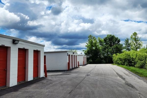 Public Storage - Indianapolis - 5151 Pike Plaza - 5151 Pike Plaza
