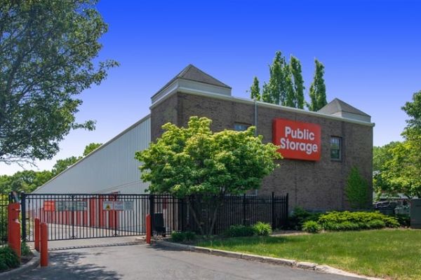 Public Storage - Miller Place - 922 Route 25A - 922 Route 25A