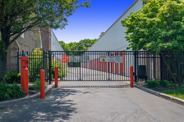 Public Storage - Miller Place - 922 Route 25A - 922 Route 25A