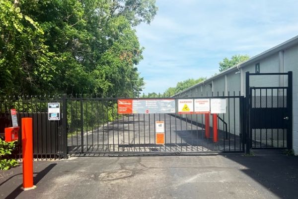 Public Storage - Indianapolis - 7430 Madison Ave - 7430 Madison Ave
