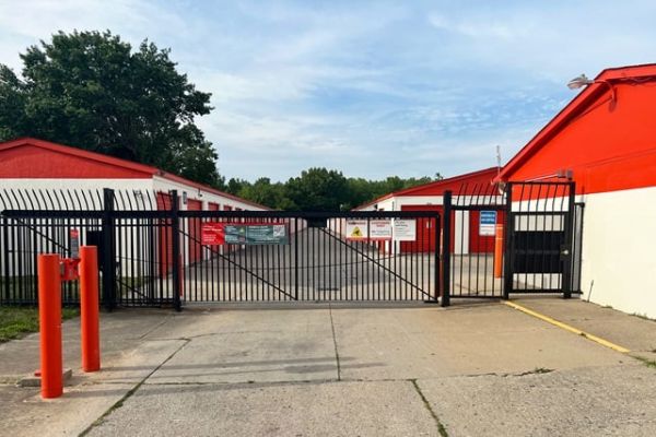 Public Storage - Indianapolis - 8651 E Washington St - 8651 E Washington St