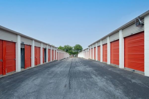 Public Storage - Whitehall - 2977 MacArthur Road - 2977 MacArthur Road