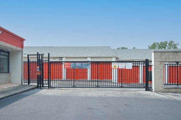 Public Storage - Whitehall - 2977 MacArthur Road - 2977 MacArthur Road