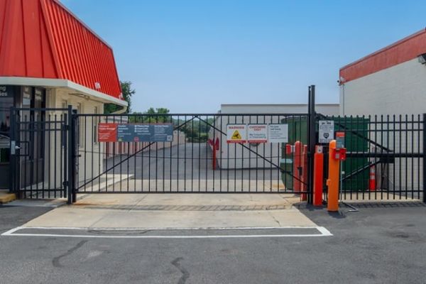 Public Storage - New Castle - 425 New Churchmans Road - 425 New Churchmans Road