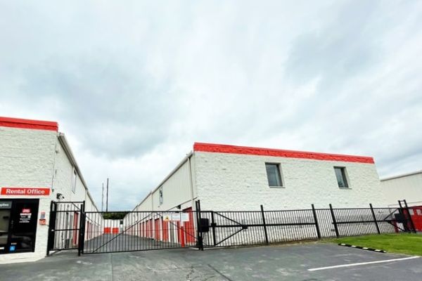 Public Storage - Upper Darby - 8401 Lansdowne Ave - 8401 Lansdowne Ave