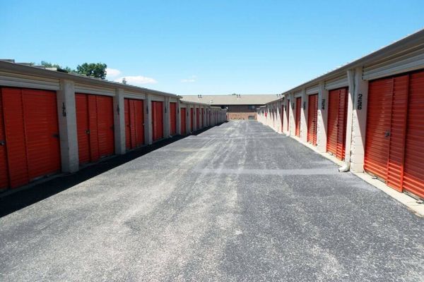 Public Storage - Louisville - 3120 Breckenridge Lane - 3120 Breckenridge Lane