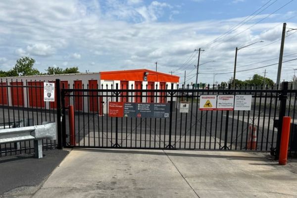 Public Storage - New Castle - 3801 N Dupont Parkway - 3801 Dupont Parkway
