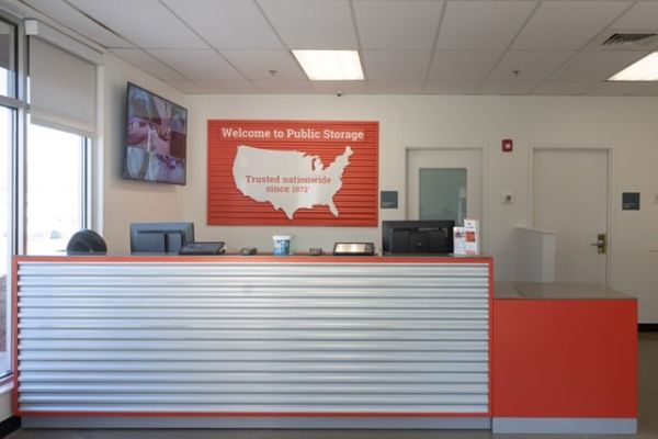 Public Storage - Charlotte - 7112 Albemarle Rd - 7112 Albemarle Rd