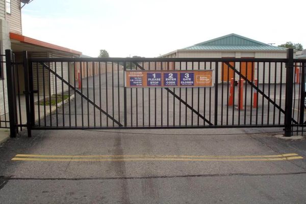 Public Storage - Mt Clemens - 111 S Groesbeck Hwy - 111 S Groesbeck Hwy