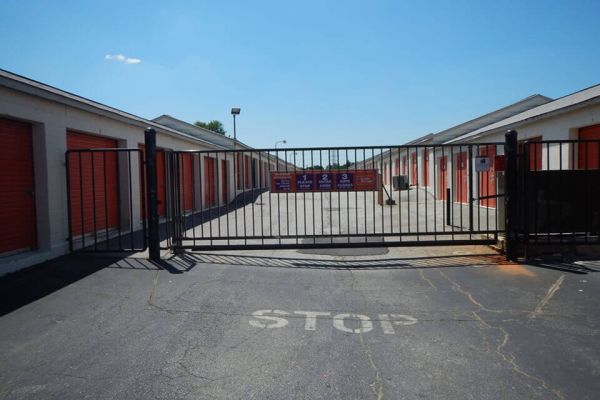 Public Storage - Greenville - 9 Saluda Dam Road - 9 Saluda Dam Road