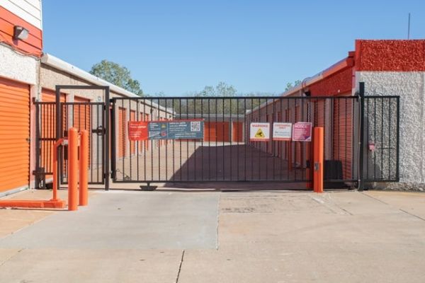Public Storage - Oklahoma City - 11120 N Pennsylvania Ave - 11120 N Pennsylvania Ave