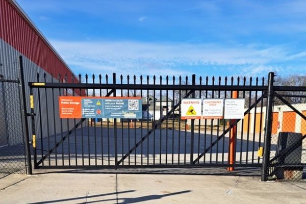 Public Storage - Chattanooga - 6497 E Brainerd Road - 6497 E Brainerd Road
