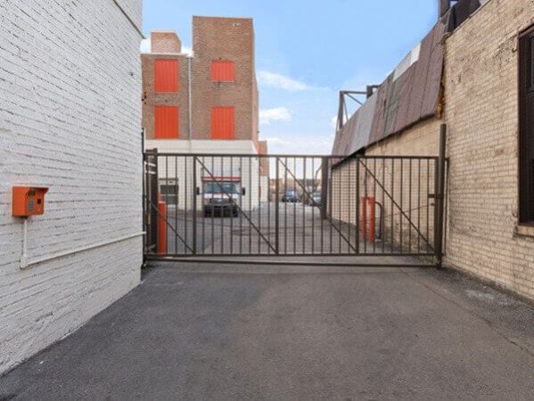 Public Storage - Chicago - 4520 West Cermak Road - 4520 West Cermak Road