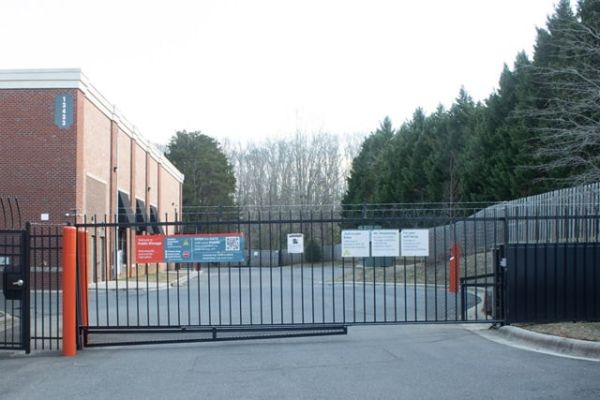 Public Storage - Charlotte - 13437 S Tryon St - 13437 S Tryon St