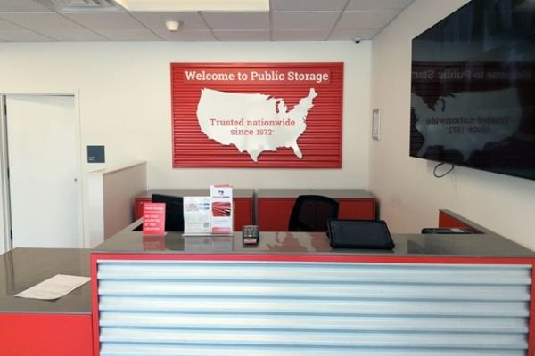Public Storage - Waukegan - 1401 N Green Bay Road - 1401 N Green Bay Road