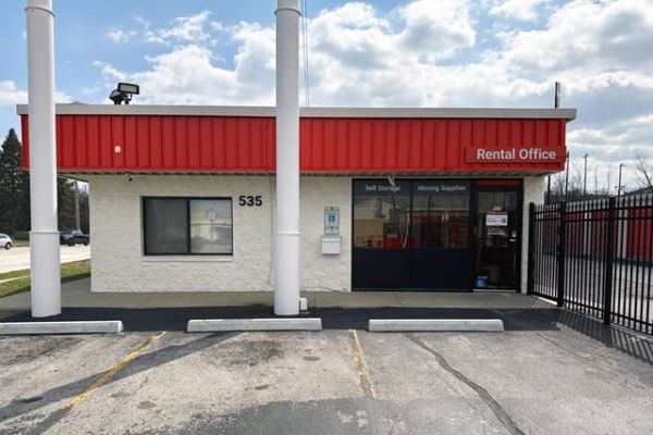 Public Storage - Milwaukee - 535 S 84th Street - 535 S 84th Street
