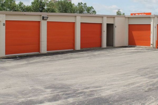 Public Storage - Milwaukee - 535 S 84th Street - 535 S 84th Street
