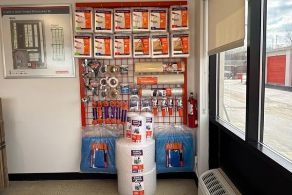 Public Storage - Milwaukee - 535 S 84th Street - 535 S 84th Street