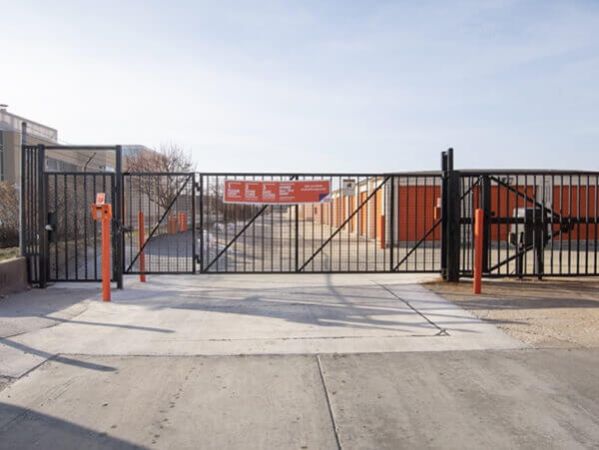 Public Storage - Broadview - 2040 S 25th Ave - 2040 S 25th Ave