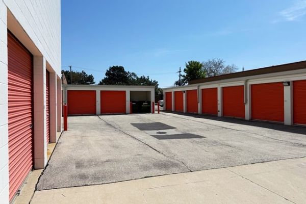 Public Storage - Lincolnwood - 3501 W Touhy Ave - 3501 W Touhy Ave