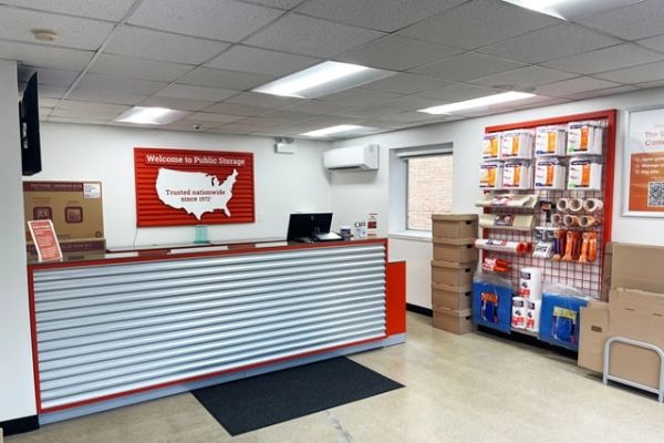 Public Storage - Chicago - 5778 N Northwest Hwy - 5778 N Northwest Hwy