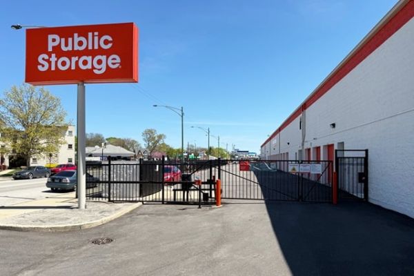 Public Storage - Chicago - 5778 N Northwest Hwy - 5778 N Northwest Hwy