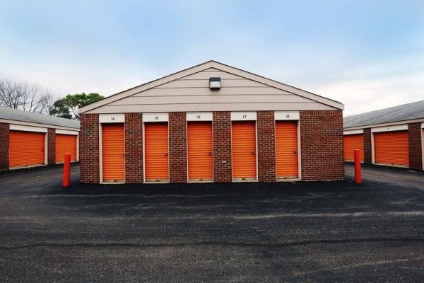Public Storage - Schaumburg - 930 S Roselle Road - 930 S Roselle Road