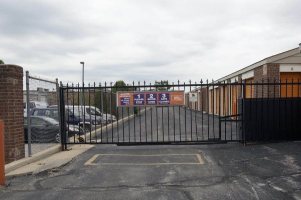 Public Storage - Schaumburg - 930 S Roselle Road - 930 S Roselle Road