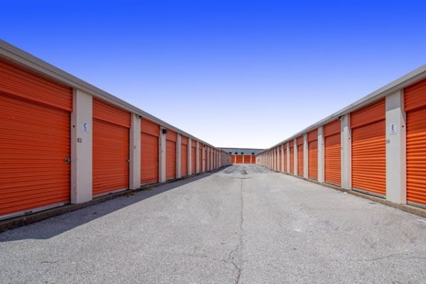 Public Storage - St Louis - 4653 World Parkway Circle - 4653 World Parkway Circle