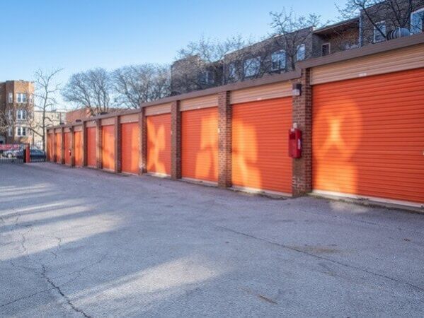 Public Storage - Chicago - 2101 W Howard Street - 2101 W Howard Street