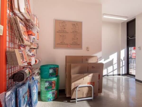 Public Storage - Chicago - 2101 W Howard Street - 2101 W Howard Street