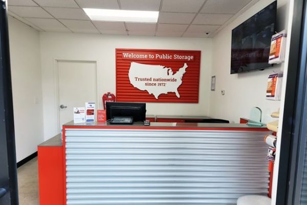 Public Storage - Schaumburg - 777 W Wise Road - 777 W Wise Road