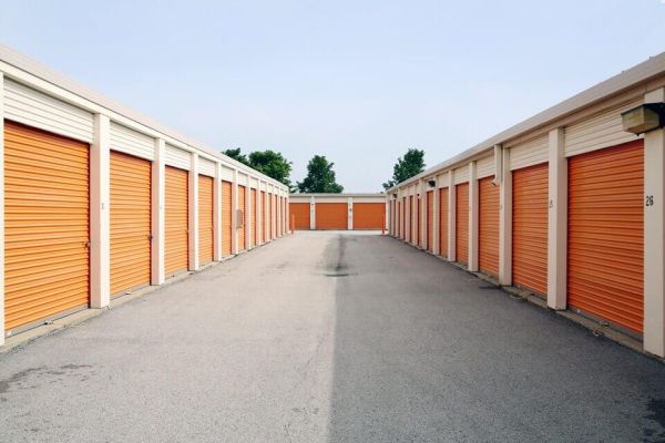 Public Storage - Joliet - 2626 W Jefferson Street - 2626 W Jefferson Street