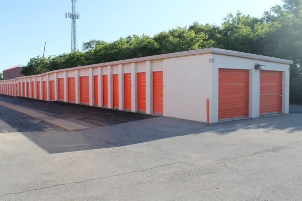 Public Storage - Milwaukee - 900 W Layton Ave - 900 W Layton Ave