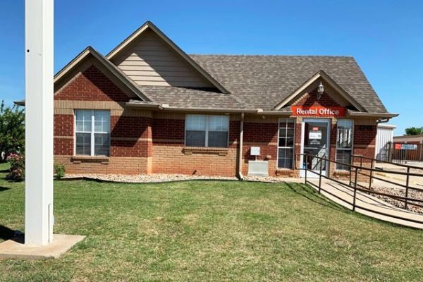 Public Storage - Edmond - 3745 NW 166th St - 3745 NW 166th St