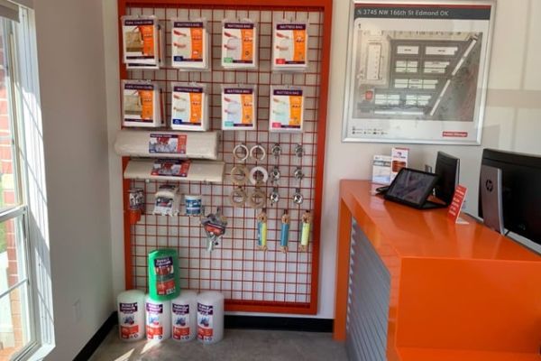 Public Storage - Edmond - 3745 NW 166th St - 3745 NW 166th St