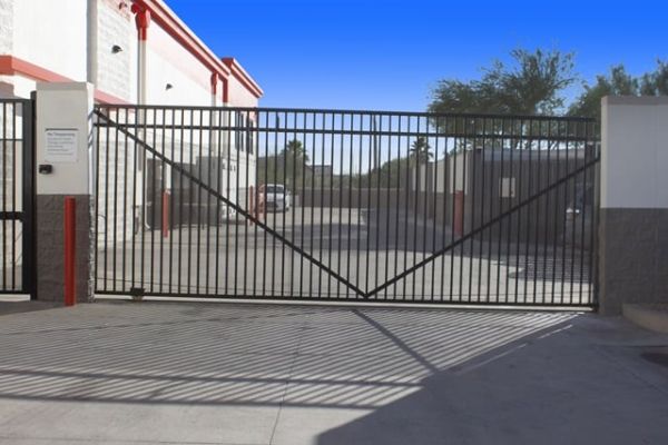 Public Storage - Phoenix - 19215 N Cave Creek Rd - 19215 N Cave Creek Rd