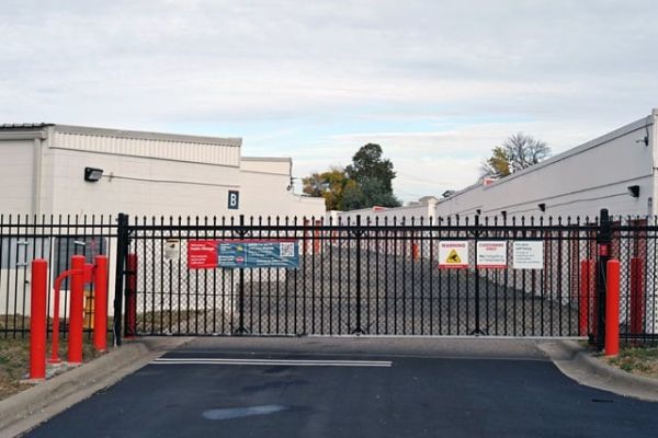 Public Storage - Plymouth - 13011 Highway 55 - 13011 Highway 55
