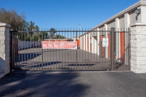 Public Storage - Phoenix - 7410 W McDowell Rd - 7410 W McDowell Rd