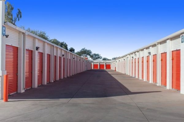 Public Storage - Phoenix - 18401 N 35th Ave - 18401 N 35th Ave