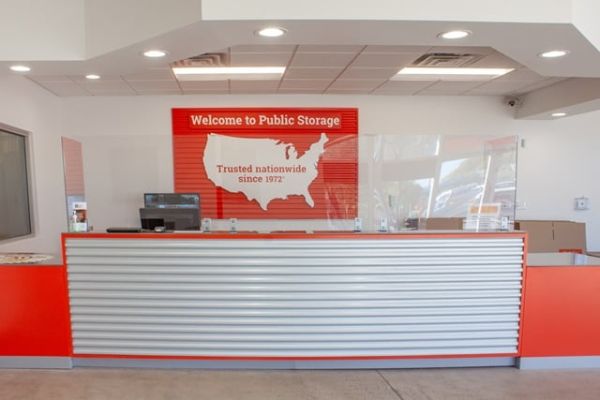 Public Storage - Phoenix - 18401 N 35th Ave - 18401 N 35th Ave