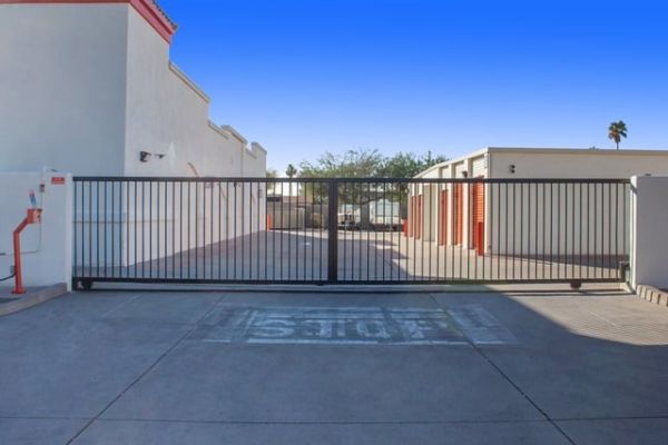Public Storage - Phoenix - 18401 N 35th Ave - 18401 N 35th Ave