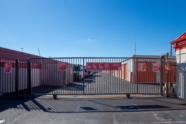 Public Storage - Phoenix - 11236 N 19th Ave - 11236 N 19th Ave