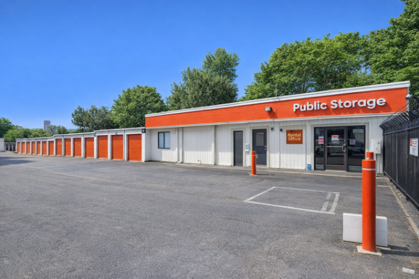 Public Storage - Portland - 1921 N Gantenbein Ave - 1921 N Gantenbein Ave