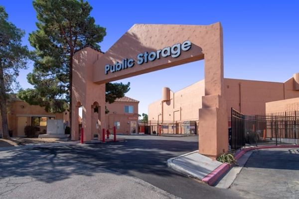 Public Storage - Henderson - 2225 Green Valley Parkway - 2225 Green Valley Parkway