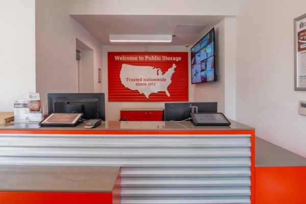 Public Storage - Portland - 6525 N Lombard Street - 6525 N Lombard Street